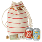 Bolsa con imprescindibles de playa