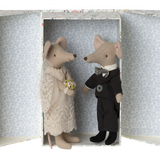 Pareja de ratones de boda en caja