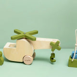 Helicóptero con Animales de Madera