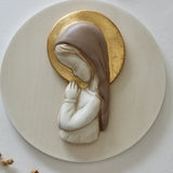 Virgen niña con pan de oro