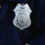 Policía con accesorios