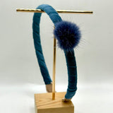 Diadema Velvet Marino Con Pompom