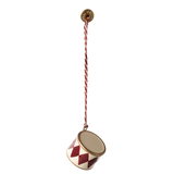 Adorno de Metal, Tambor Rojo