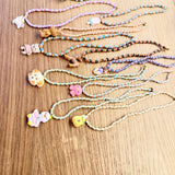 Collar Cuentas de Colores con Colgante