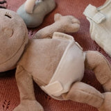 Bebé Evi en Canastilla de Viaje