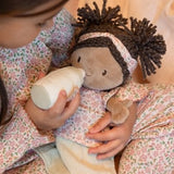 Bebé Evi en Canastilla de Viaje